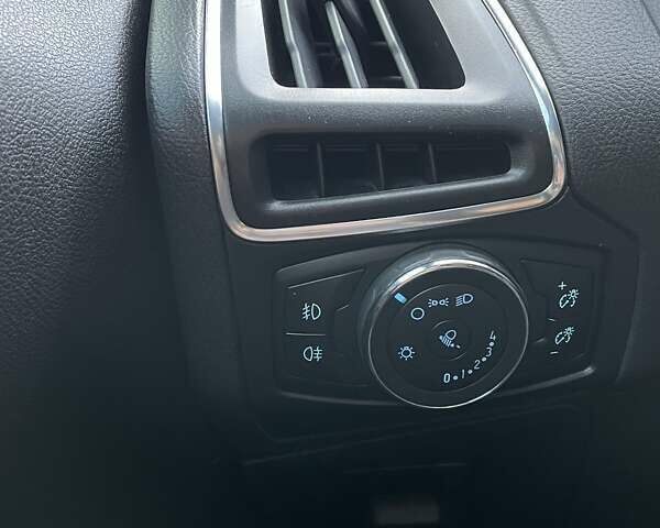 Черный Форд Фокус, объемом двигателя 1.6 л и пробегом 205 тыс. км за 7500 $, фото 8 на Automoto.ua