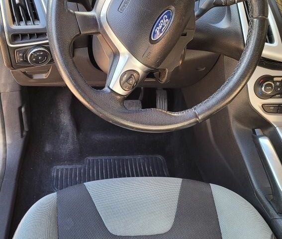 Чорний Форд Фокус, об'ємом двигуна 1.6 л та пробігом 121 тис. км за 7200 $, фото 6 на Automoto.ua