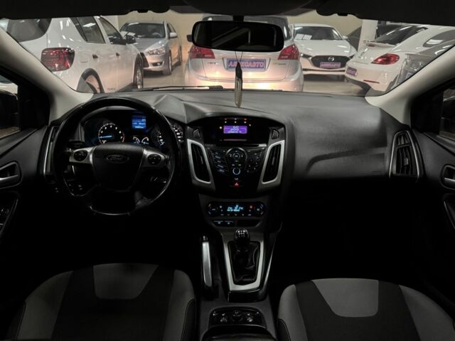 Черный Форд Фокус, объемом двигателя 1.6 л и пробегом 199 тыс. км за 7800 $, фото 12 на Automoto.ua