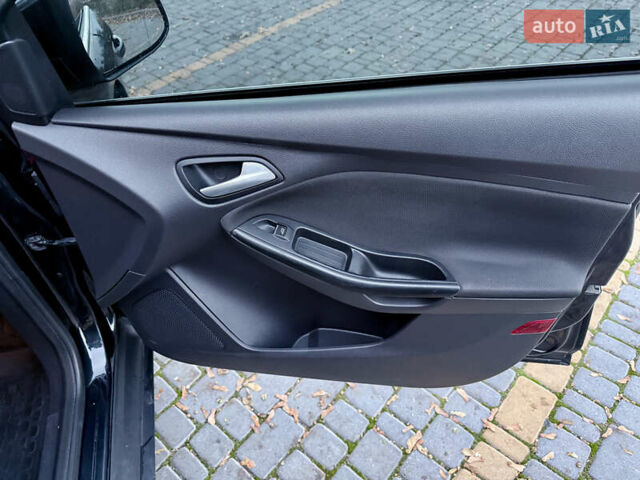 Черный Форд Фокус, объемом двигателя 1.6 л и пробегом 121 тыс. км за 7900 $, фото 3 на Automoto.ua