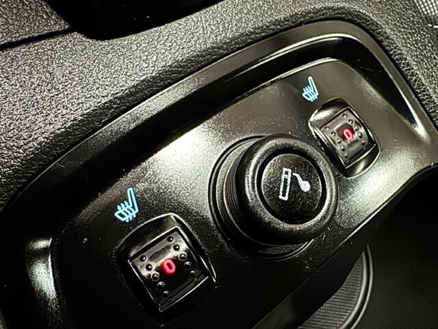 Черный Форд Фокус, объемом двигателя 1.6 л и пробегом 199 тыс. км за 7800 $, фото 11 на Automoto.ua