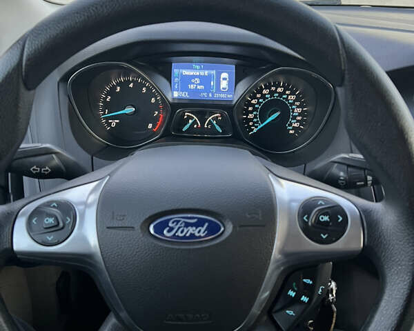 Чорний Форд Фокус, об'ємом двигуна 2 л та пробігом 232 тис. км за 6500 $, фото 3 на Automoto.ua