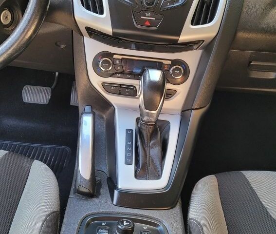 Чорний Форд Фокус, об'ємом двигуна 1.6 л та пробігом 121 тис. км за 7200 $, фото 7 на Automoto.ua