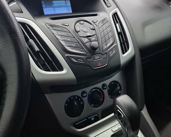 Чорний Форд Фокус, об'ємом двигуна 2 л та пробігом 178 тис. км за 7300 $, фото 22 на Automoto.ua