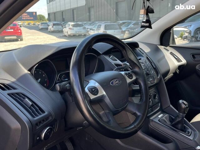 Черный Форд Фокус, объемом двигателя 2 л и пробегом 184 тыс. км за 6940 $, фото 3 на Automoto.ua
