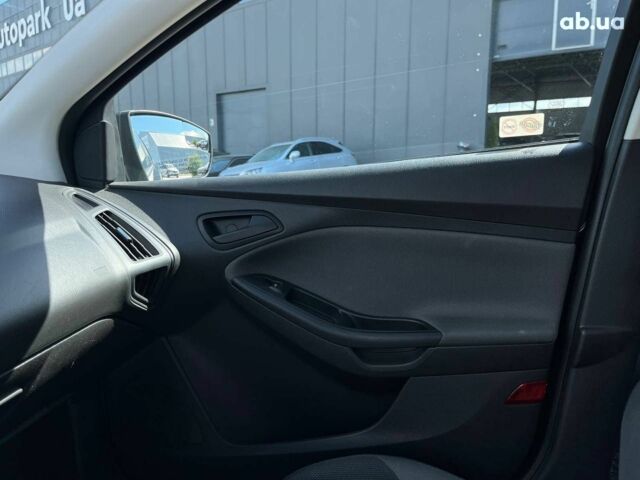 Черный Форд Фокус, объемом двигателя 2 л и пробегом 184 тыс. км за 6940 $, фото 31 на Automoto.ua