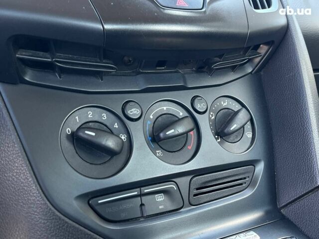 Черный Форд Фокус, объемом двигателя 2 л и пробегом 184 тыс. км за 6940 $, фото 37 на Automoto.ua