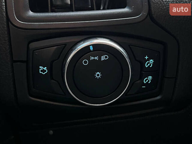 Форд Фокус 2013 в Львове на Automoto.ua Черный Форд Фокус, объемом двигателя 2 л и пробегом 230 тыс. км за 6999 $, фото 14 на Automoto.ua