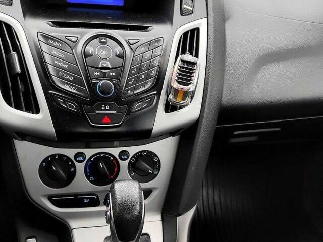 Форд Фокус 2013 у Хмельницькому на Automoto.ua Чорний Форд Фокус, об'ємом двигуна 2 л та пробігом 141 тис. км за 9500 $, фото 5 на Automoto.ua