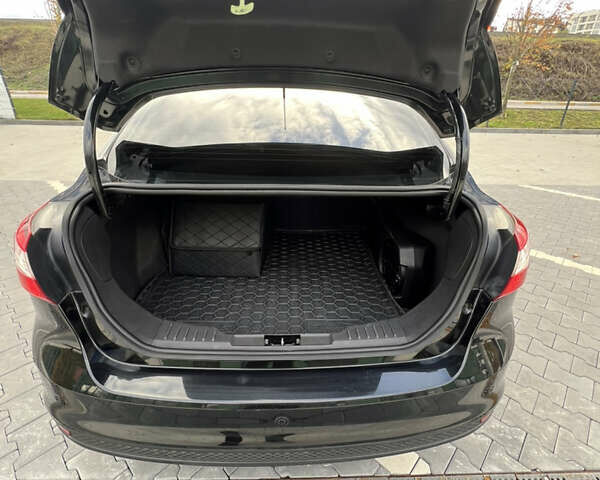 Чорний Форд Фокус, об'ємом двигуна 2 л та пробігом 79 тис. км за 7000 $, фото 24 на Automoto.ua