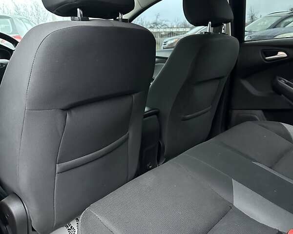 Черный Форд Фокус, объемом двигателя 2 л и пробегом 329 тыс. км за 6500 $, фото 17 на Automoto.ua