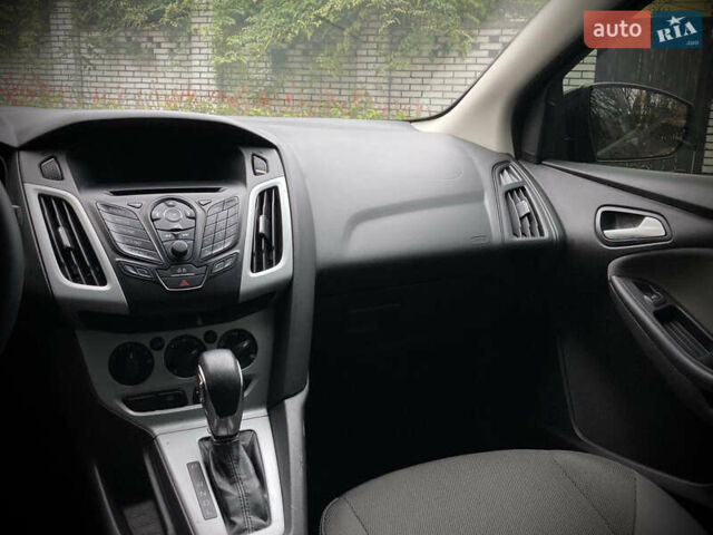 Черный Форд Фокус, объемом двигателя 2 л и пробегом 216 тыс. км за 7200 $, фото 12 на Automoto.ua