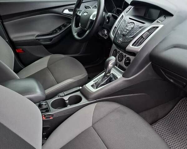 Чорний Форд Фокус, об'ємом двигуна 2 л та пробігом 178 тис. км за 7300 $, фото 27 на Automoto.ua