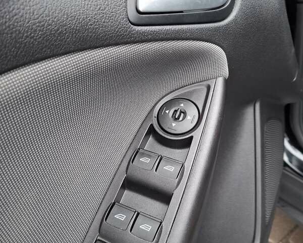 Чорний Форд Фокус, об'ємом двигуна 2 л та пробігом 178 тис. км за 7300 $, фото 31 на Automoto.ua