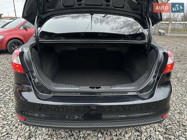 Черный Форд Фокус, объемом двигателя 2 л и пробегом 329 тыс. км за 6500 $, фото 12 на Automoto.ua