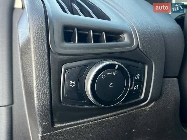 Чорний Форд Фокус, об'ємом двигуна 2 л та пробігом 189 тис. км за 6299 $, фото 20 на Automoto.ua