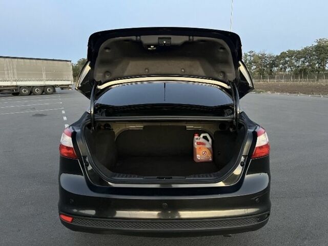 Черный Форд Фокус, объемом двигателя 2 л и пробегом 198 тыс. км за 6700 $, фото 5 на Automoto.ua