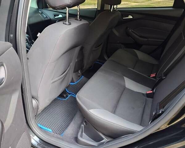 Черный Форд Фокус, объемом двигателя 2 л и пробегом 160 тыс. км за 7700 $, фото 1 на Automoto.ua