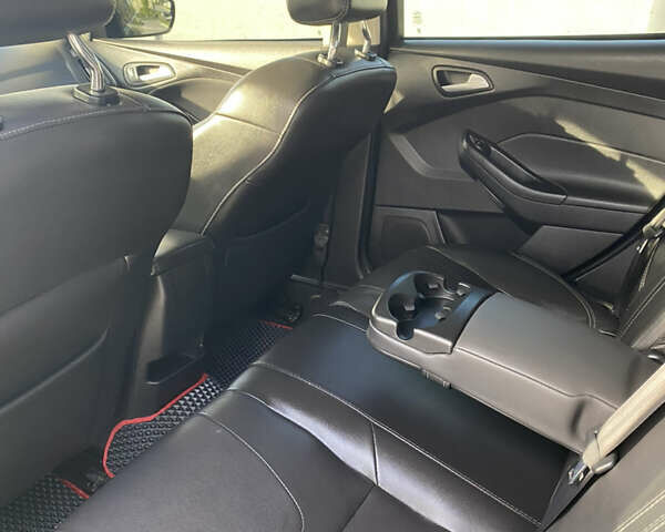 Черный Форд Фокус, объемом двигателя 2 л и пробегом 174 тыс. км за 7800 $, фото 12 на Automoto.ua