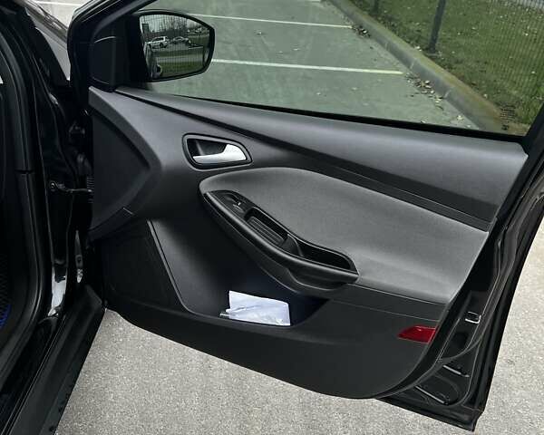 Черный Форд Фокус, объемом двигателя 2 л и пробегом 215 тыс. км за 8500 $, фото 8 на Automoto.ua