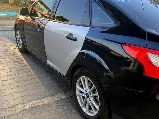 Чорний Форд Фокус, об'ємом двигуна 2 л та пробігом 82 тис. км за 6000 $, фото 4 на Automoto.ua
