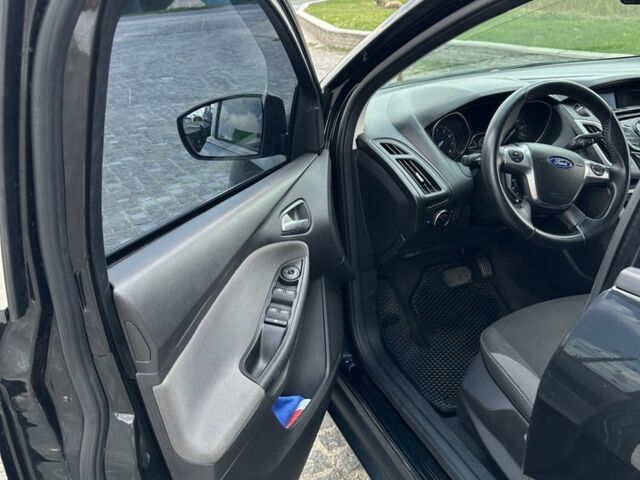 Черный Форд Фокус, объемом двигателя 2 л и пробегом 180 тыс. км за 6500 $, фото 4 на Automoto.ua