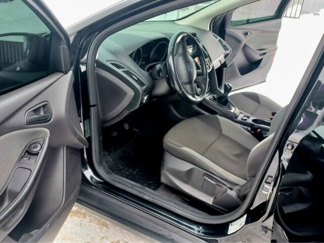 Черный Форд Фокус, объемом двигателя 2 л и пробегом 231 тыс. км за 7300 $, фото 5 на Automoto.ua