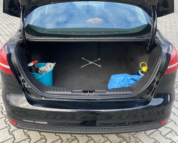 Чорний Форд Фокус, об'ємом двигуна 2 л та пробігом 183 тис. км за 7000 $, фото 26 на Automoto.ua