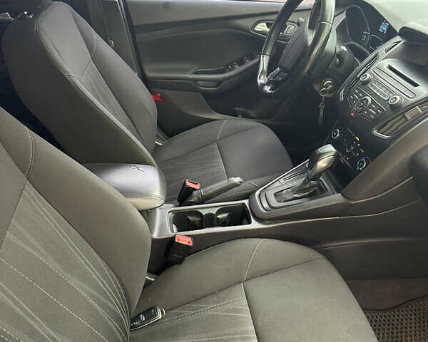 Чорний Форд Фокус, об'ємом двигуна 2 л та пробігом 260 тис. км за 8600 $, фото 6 на Automoto.ua