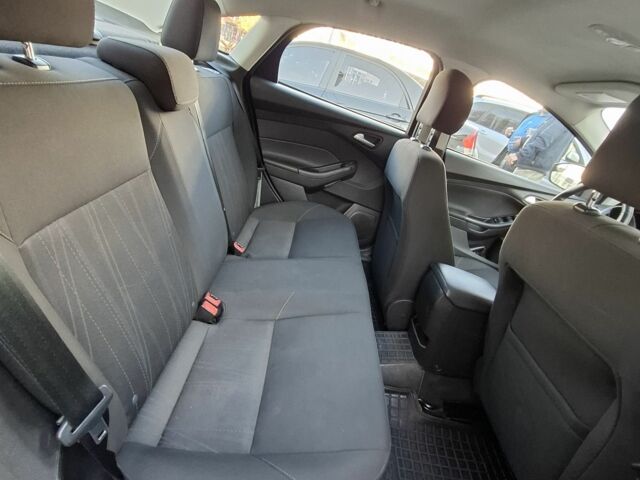 Черный Форд Фокус, объемом двигателя 2 л и пробегом 210 тыс. км за 6999 $, фото 12 на Automoto.ua