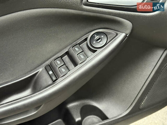 Черный Форд Фокус, объемом двигателя 2.02 л и пробегом 206 тыс. км за 6699 $, фото 35 на Automoto.ua