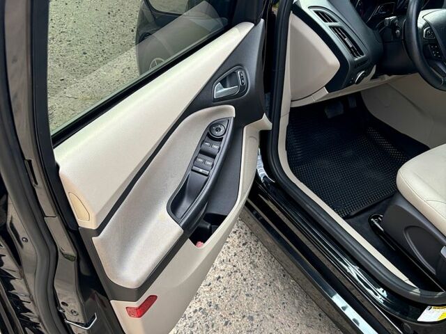 Черный Форд Фокус, объемом двигателя 2 л и пробегом 101 тыс. км за 8700 $, фото 3 на Automoto.ua