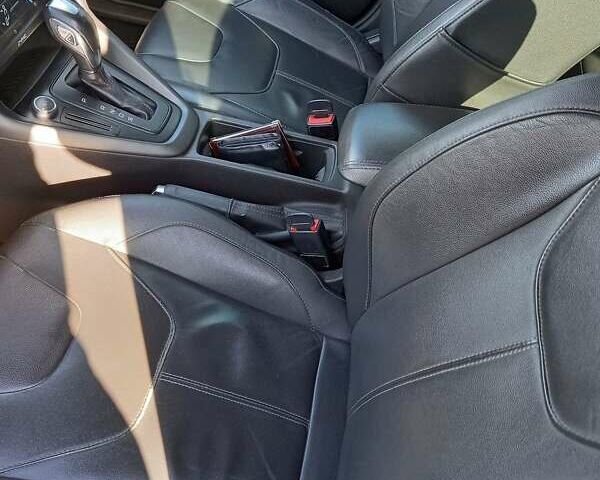 Форд Фокус 2015 у Смеле на Automoto.ua Чорний Форд Фокус, об'ємом двигуна 2.01 л та пробігом 208 тис. км за 8700 $, фото 4 на Automoto.ua