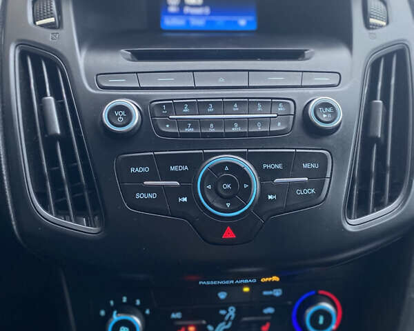 Черный Форд Фокус, объемом двигателя 2 л и пробегом 147 тыс. км за 7899 $, фото 22 на Automoto.ua