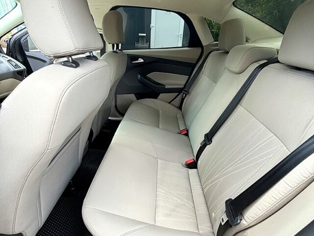 Черный Форд Фокус, объемом двигателя 2 л и пробегом 101 тыс. км за 8700 $, фото 4 на Automoto.ua