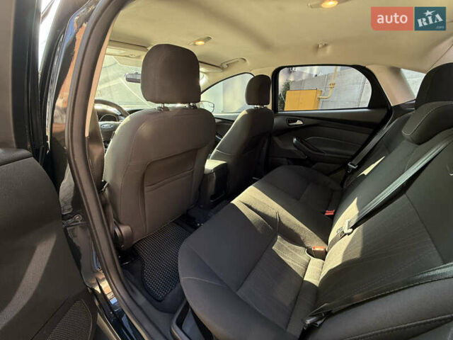 Чорний Форд Фокус, об'ємом двигуна 2 л та пробігом 183 тис. км за 8250 $, фото 24 на Automoto.ua