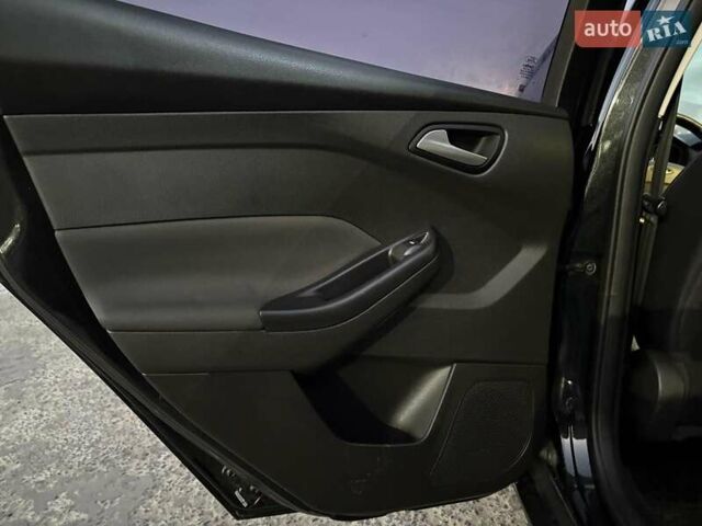 Черный Форд Фокус, объемом двигателя 2 л и пробегом 161 тыс. км за 8590 $, фото 31 на Automoto.ua