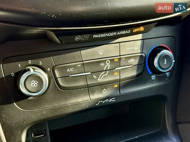 Черный Форд Фокус, объемом двигателя 2 л и пробегом 210 тыс. км за 7800 $, фото 15 на Automoto.ua