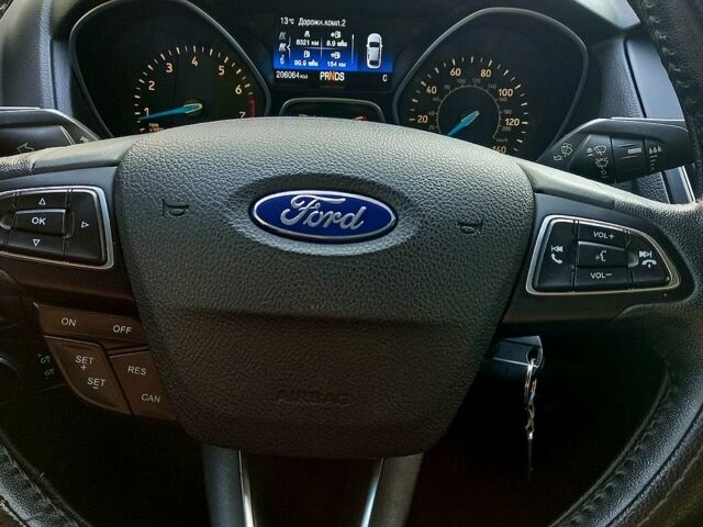 Черный Форд Фокус, объемом двигателя 2 л и пробегом 210 тыс. км за 8100 $, фото 6 на Automoto.ua