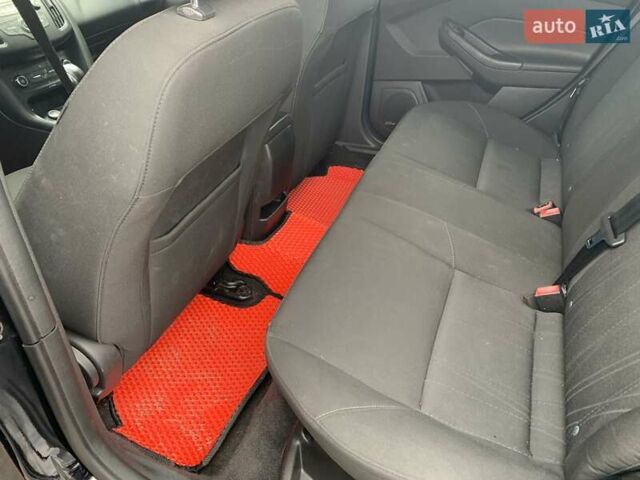 Черный Форд Фокус, объемом двигателя 2 л и пробегом 176 тыс. км за 8500 $, фото 7 на Automoto.ua