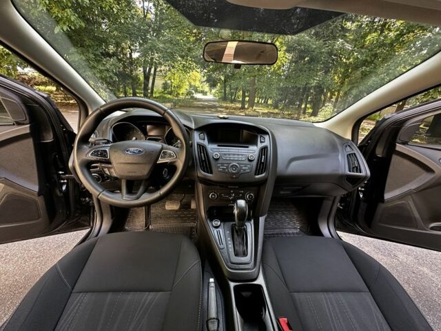 Чорний Форд Фокус, об'ємом двигуна 2 л та пробігом 199 тис. км за 6699 $, фото 7 на Automoto.ua