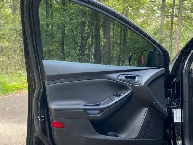 Черный Форд Фокус, объемом двигателя 2 л и пробегом 48 тыс. км за 9200 $, фото 20 на Automoto.ua