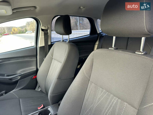 Черный Форд Фокус, объемом двигателя 2 л и пробегом 138 тыс. км за 8500 $, фото 14 на Automoto.ua