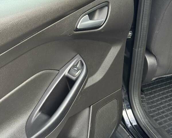 Черный Форд Фокус, объемом двигателя 2 л и пробегом 165 тыс. км за 7800 $, фото 8 на Automoto.ua