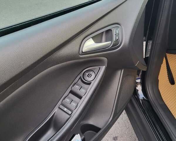 Форд Фокус 2016 в Полтаве на Automoto.ua Черный Форд Фокус, объемом двигателя 2 л и пробегом 140 тыс. км за 9000 $, фото 15 на Automoto.ua
