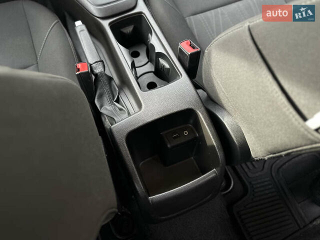 Чорний Форд Фокус, об'ємом двигуна 2 л та пробігом 121 тис. км за 9200 $, фото 41 на Automoto.ua