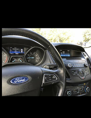 Черный Форд Фокус, объемом двигателя 2 л и пробегом 190 тыс. км за 11000 $, фото 4 на Automoto.ua