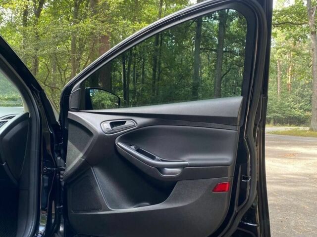 Черный Форд Фокус, объемом двигателя 2 л и пробегом 48 тыс. км за 9200 $, фото 15 на Automoto.ua