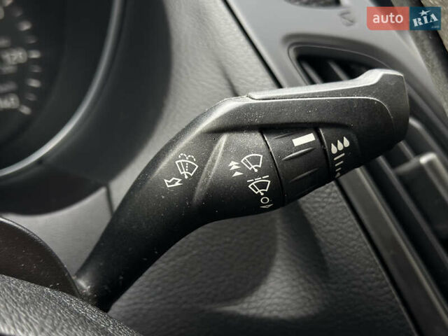 Чорний Форд Фокус, об'ємом двигуна 2 л та пробігом 121 тис. км за 9200 $, фото 35 на Automoto.ua