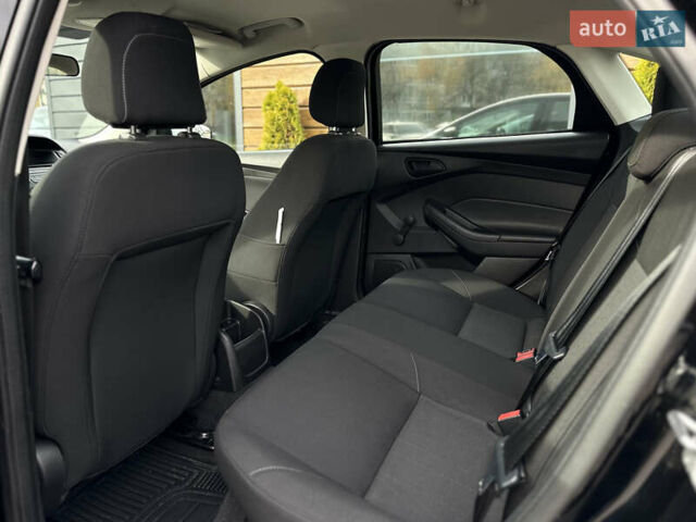 Чорний Форд Фокус, об'ємом двигуна 2 л та пробігом 121 тис. км за 9200 $, фото 45 на Automoto.ua